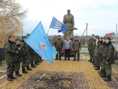 Курсанты ВПК ДОСААФ Белгородчины заложили аллею героев